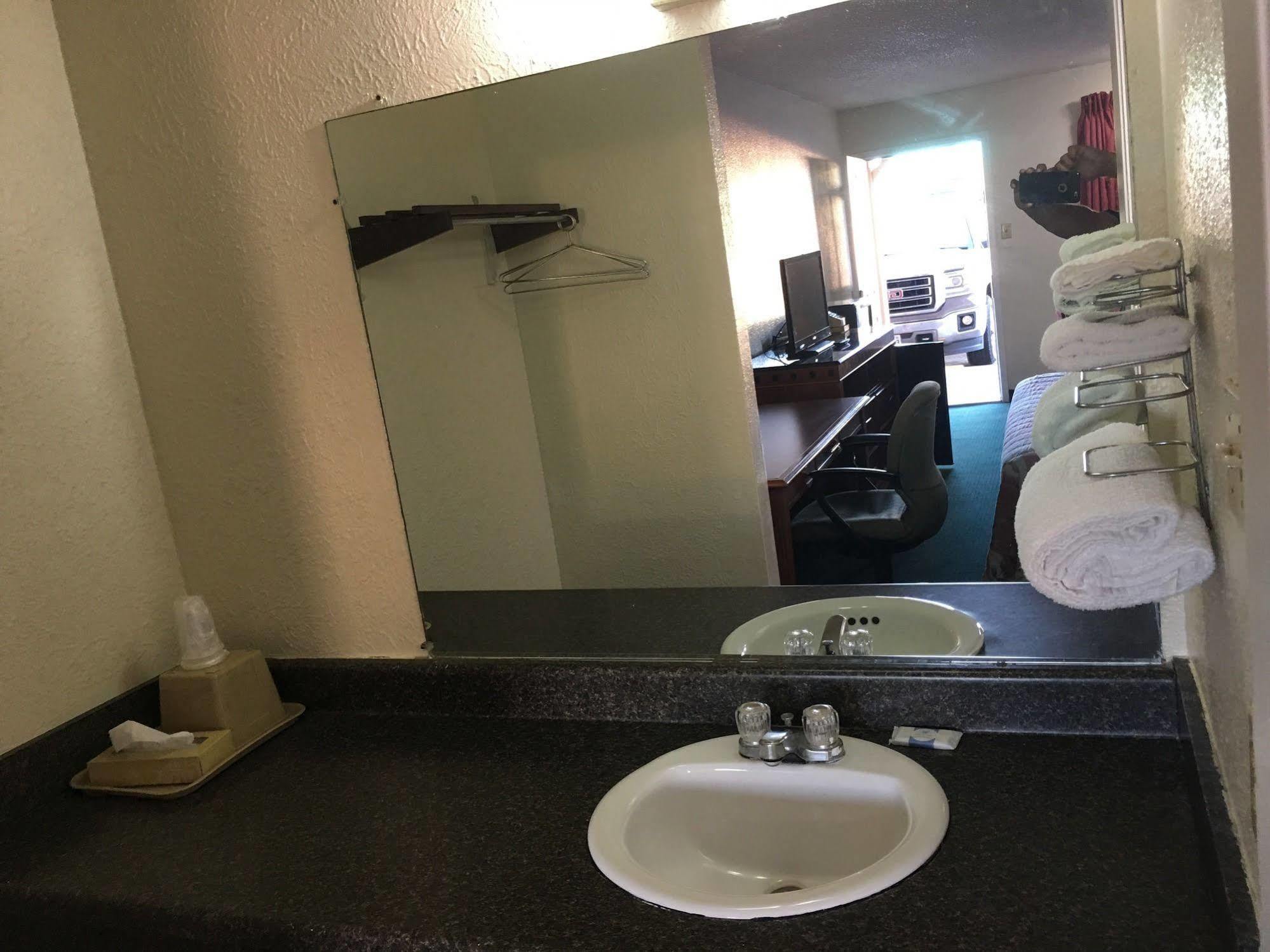 Chaparral Motel ポートラバカ エクステリア 写真